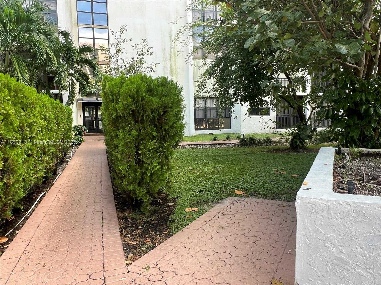 Small Image of 16919 NORTH BAY RD #408, Sunny Isles Beach Number 37