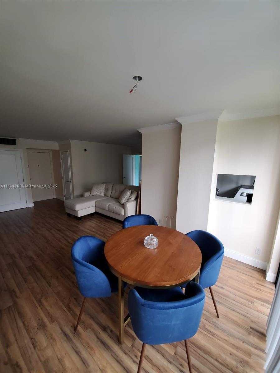 Small Image of 16919 NORTH BAY RD #408, Sunny Isles Beach Number 4