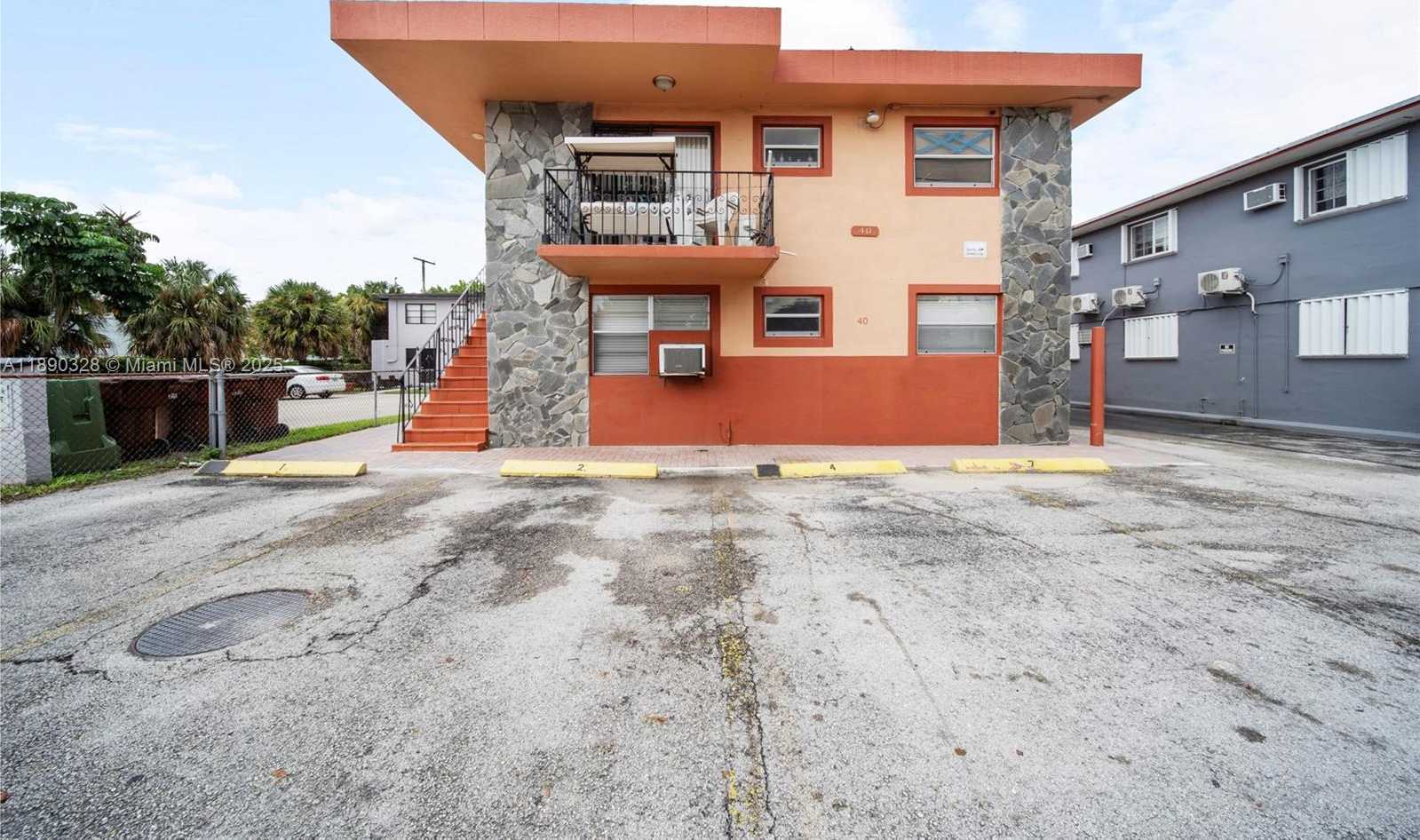 Small Image of 40 WEST 4TH ST #1, Hialeah Number 2