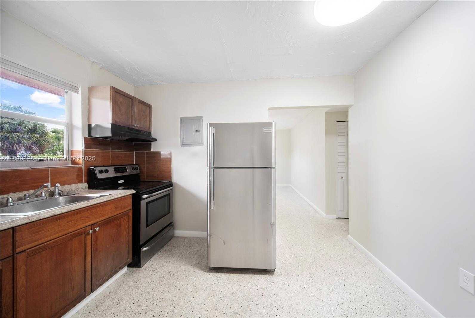 Small Image of 40 WEST 4TH ST #1, Hialeah Number 21