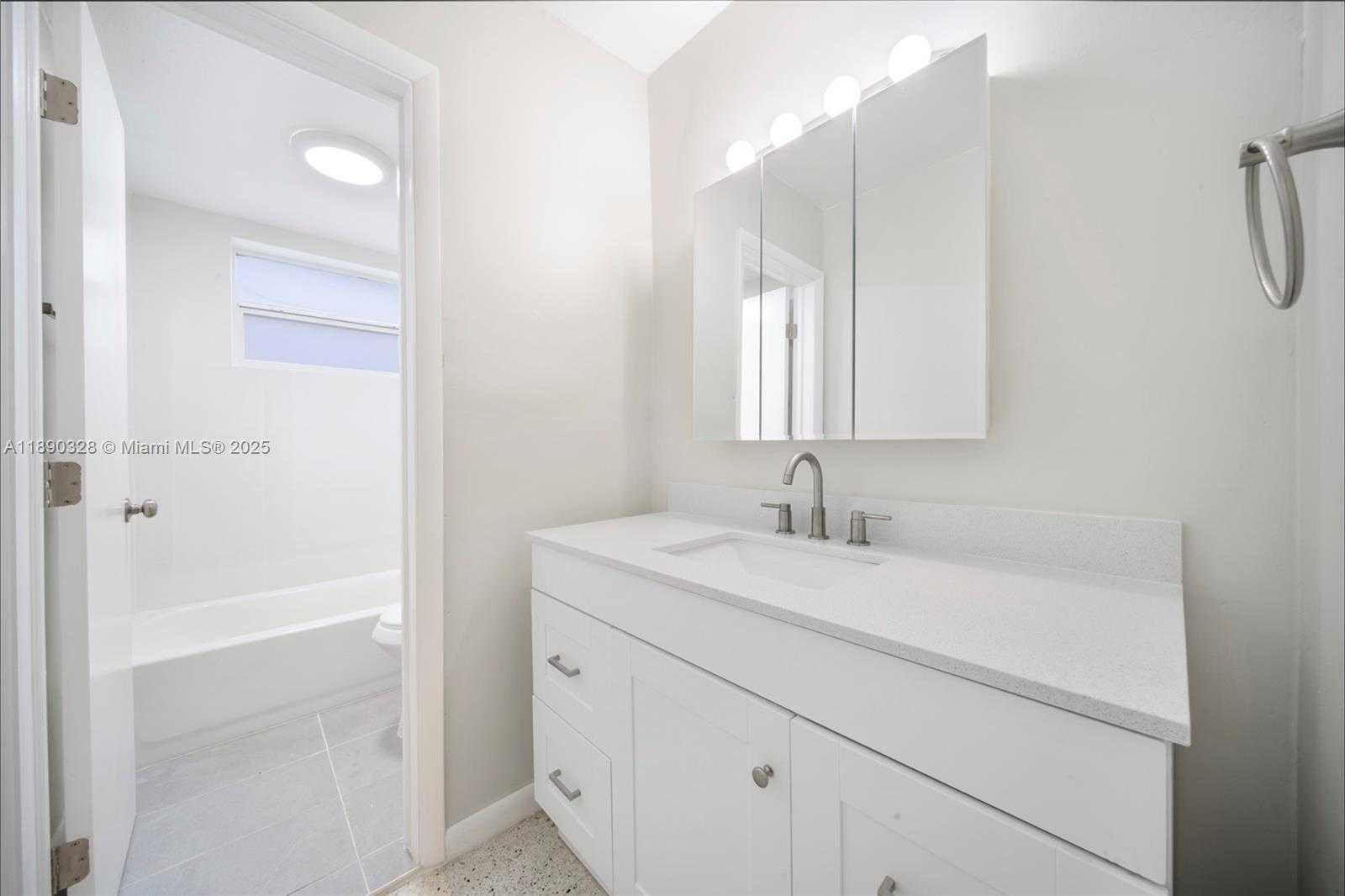 Small Image of 40 WEST 4TH ST #1, Hialeah Number 24