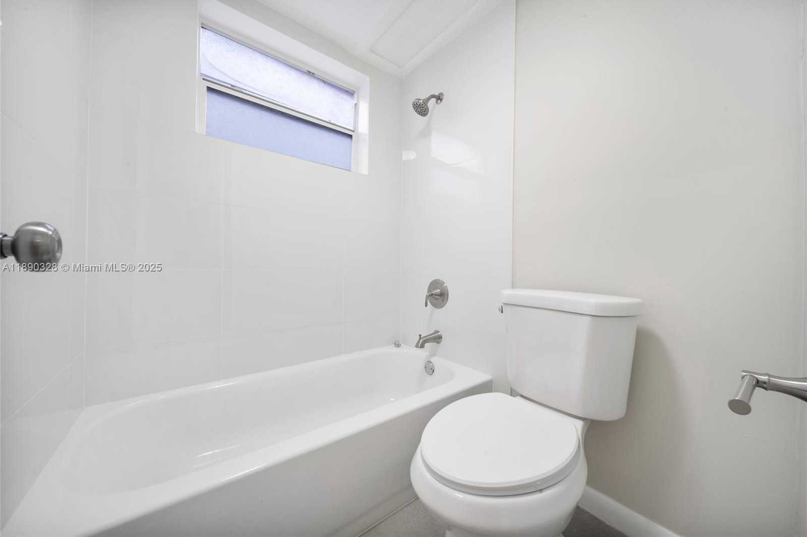 Small Image of 40 WEST 4TH ST #1, Hialeah Number 25