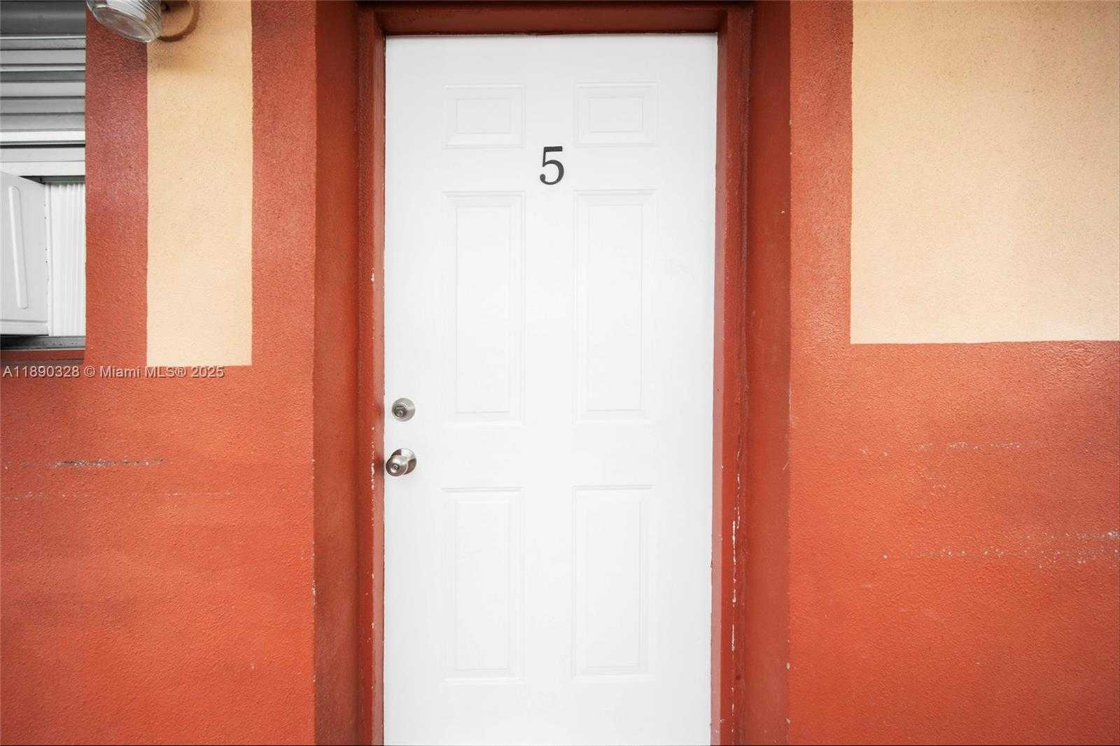 Small Image of 40 WEST 4TH ST #1, Hialeah Number 26