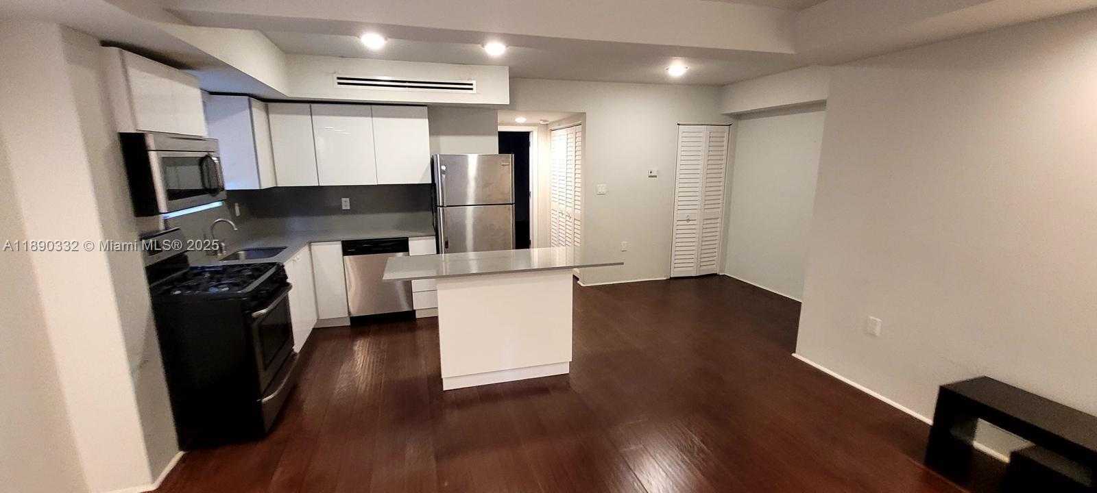 Small Image of 7333 DICKENS AVE #1, Miami Beach Number 13