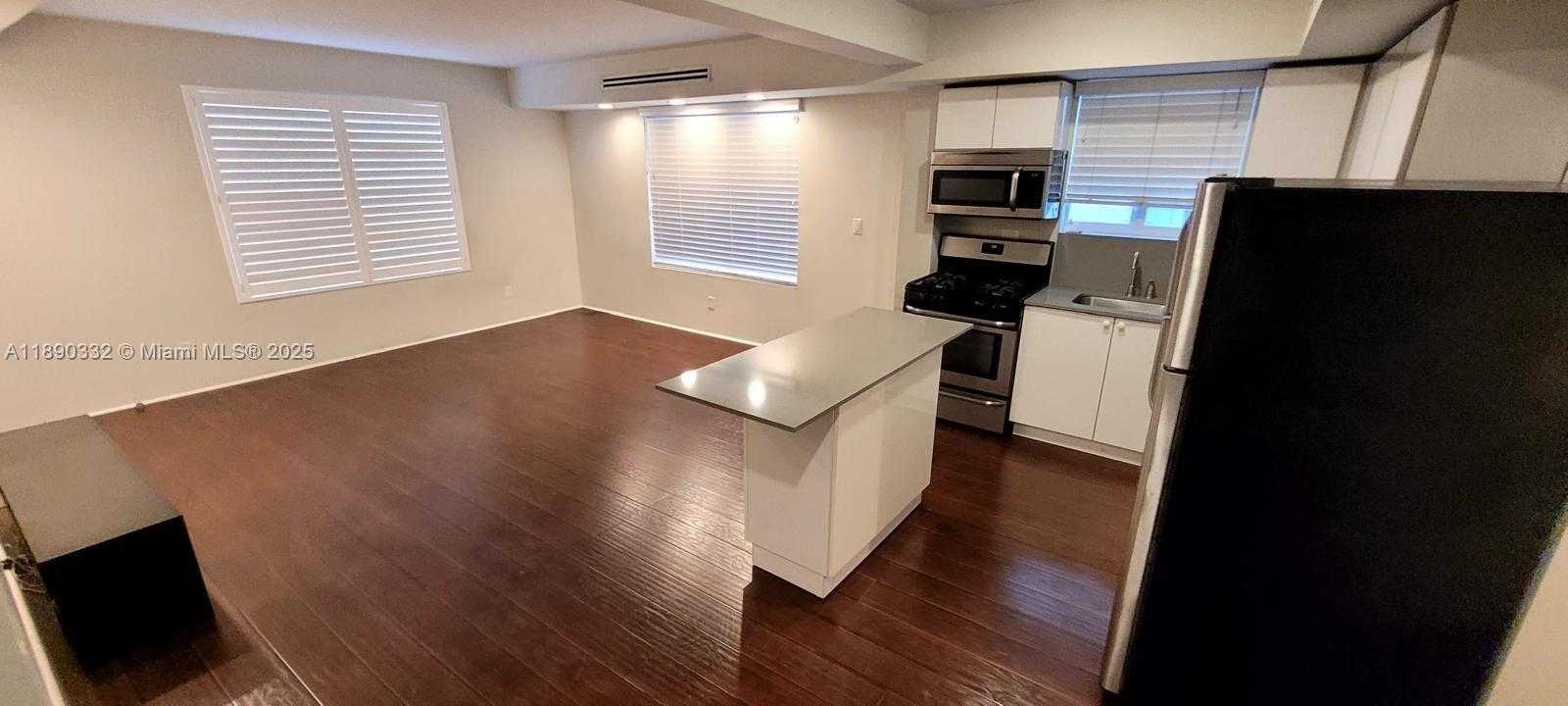 Small Image of 7333 DICKENS AVE #1, Miami Beach Number 2
