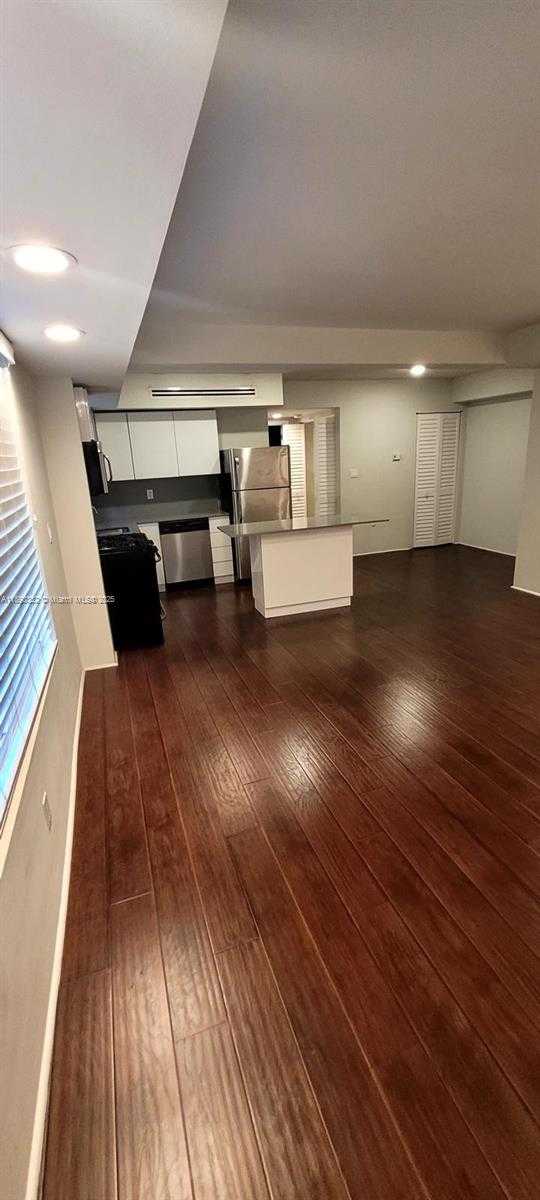 Small Image of 7333 DICKENS AVE #1, Miami Beach Number 3