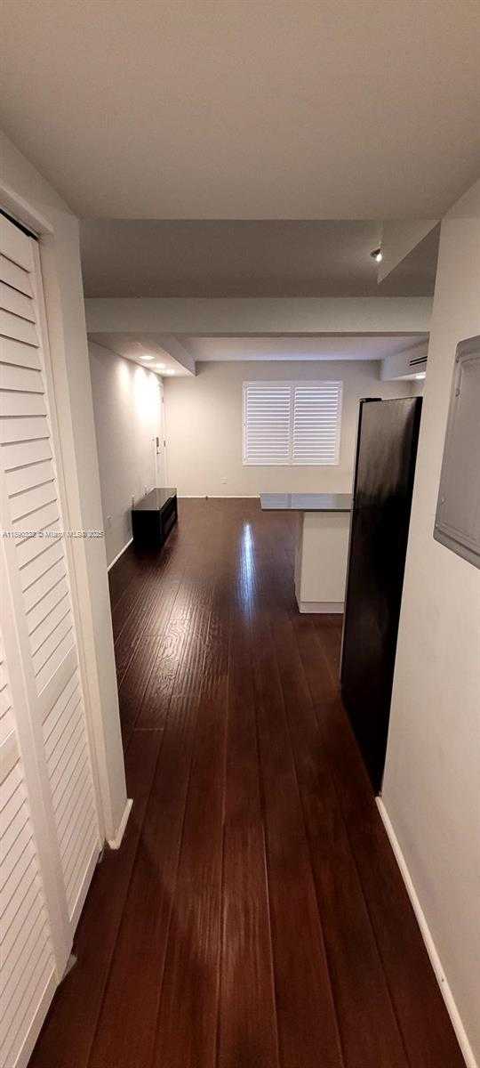 Small Image of 7333 DICKENS AVE #1, Miami Beach Number 6
