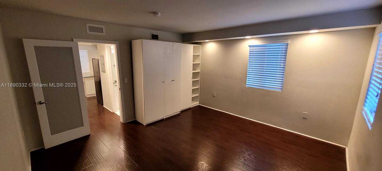 Small Image of 7333 DICKENS AVE #1, Miami Beach Number 7