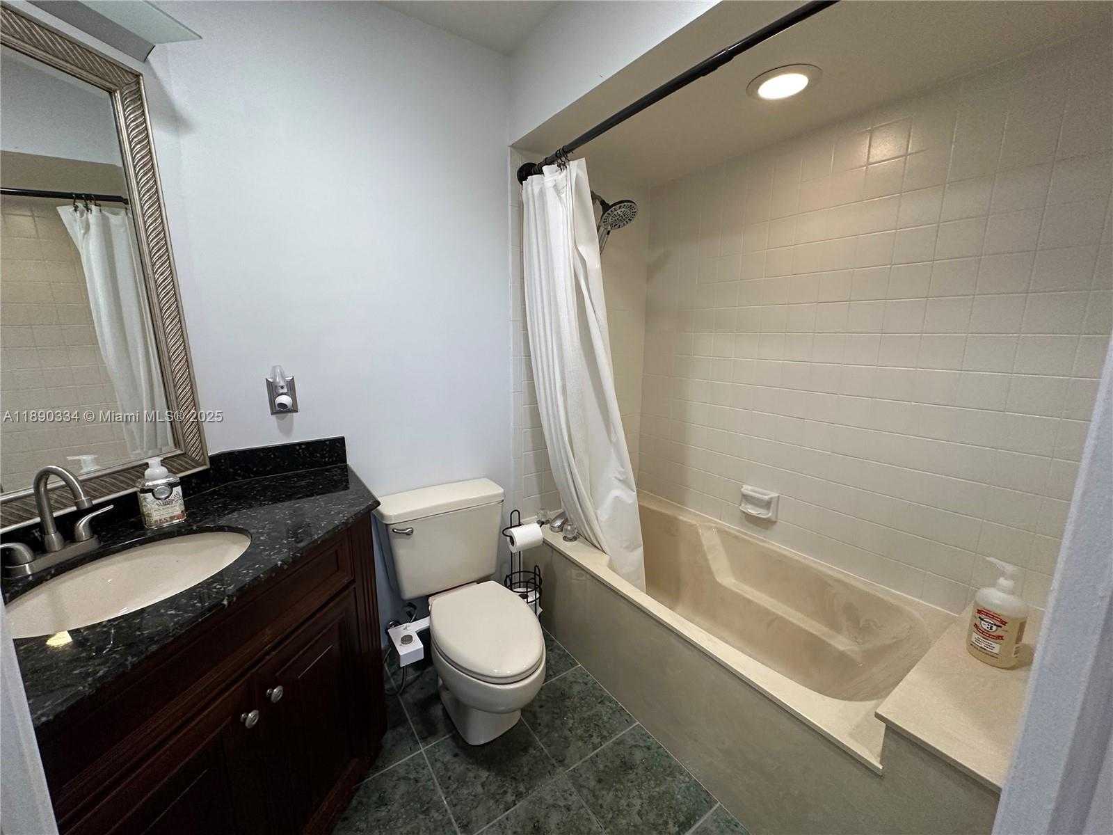 Small Image of 13174 LA LIQUE CT #13174, Palm Beach Gardens Number 5
