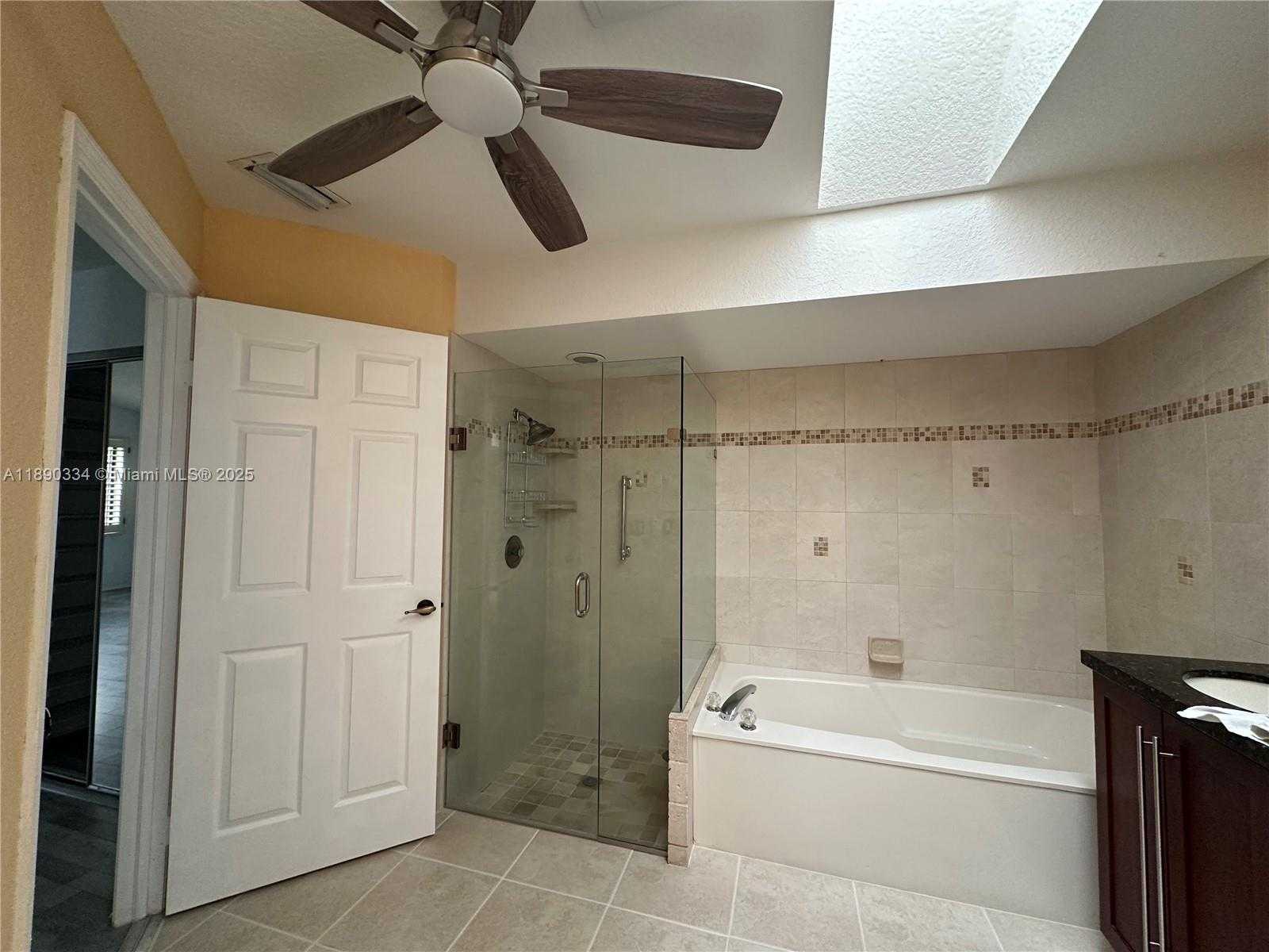 Small Image of 13174 LA LIQUE CT #13174, Palm Beach Gardens Number 9