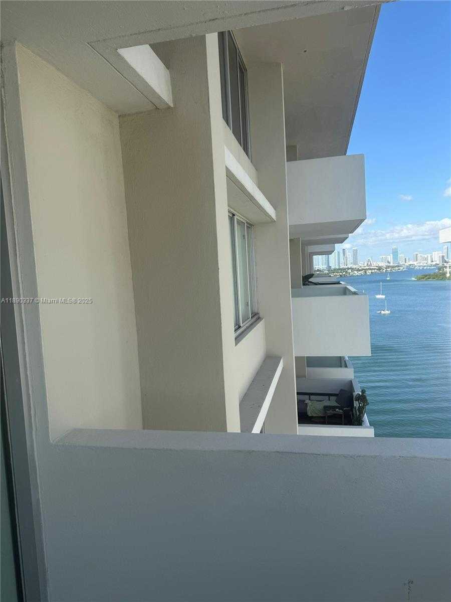 Small Image of 1200 WEST AVE #1520, Miami Beach Number 7
