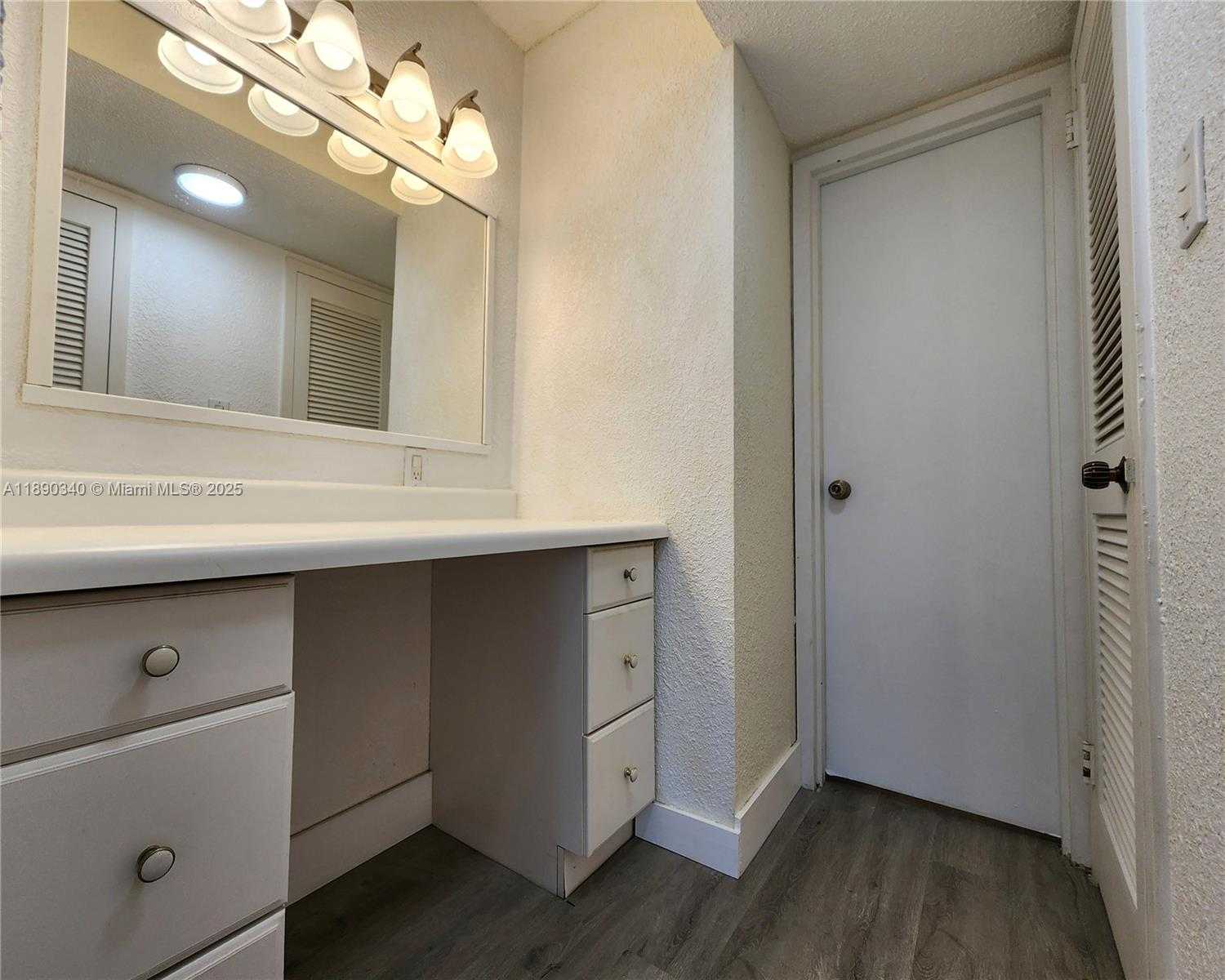 Small Image of 2030 SOUTH OCEAN DR #502, Hallandale Beach Number 16
