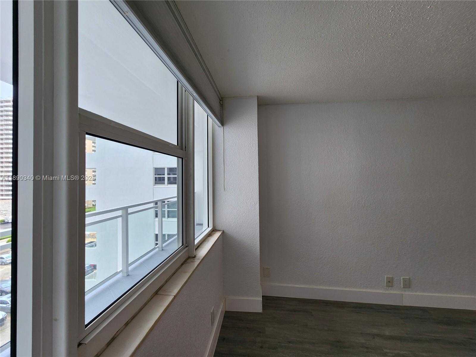 Small Image of 2030 SOUTH OCEAN DR #502, Hallandale Beach Number 20