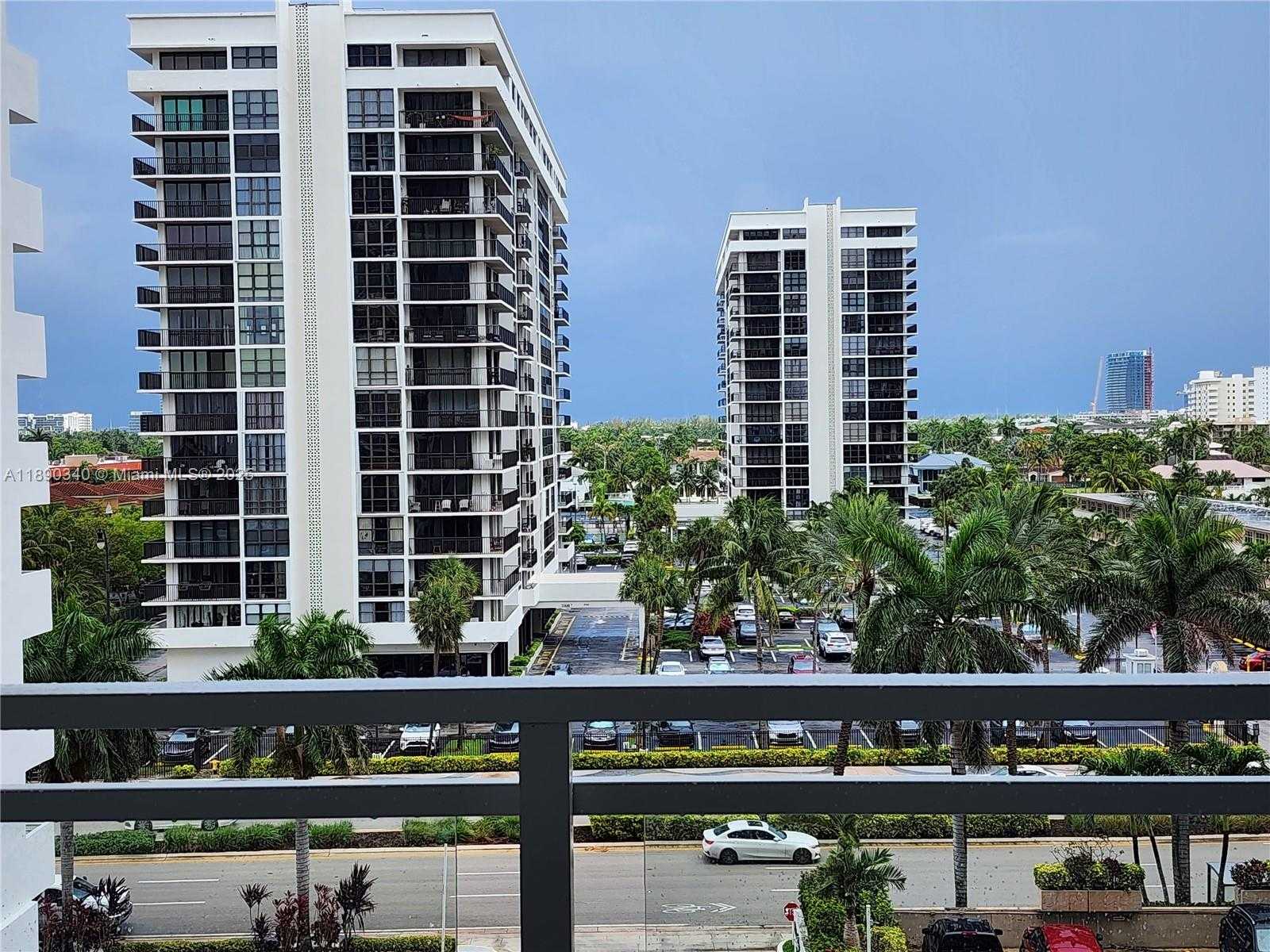 Small Image of 2030 SOUTH OCEAN DR #502, Hallandale Beach Number 4