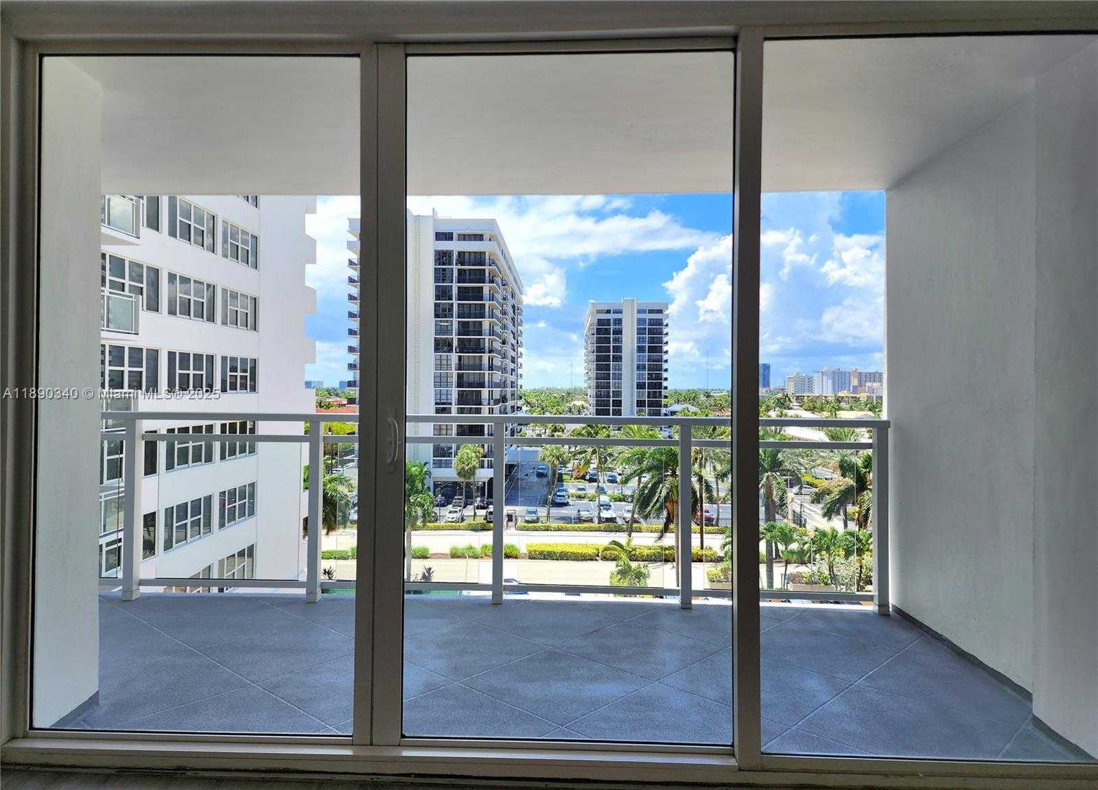 Small Image of 2030 SOUTH OCEAN DR #502, Hallandale Beach Number 6