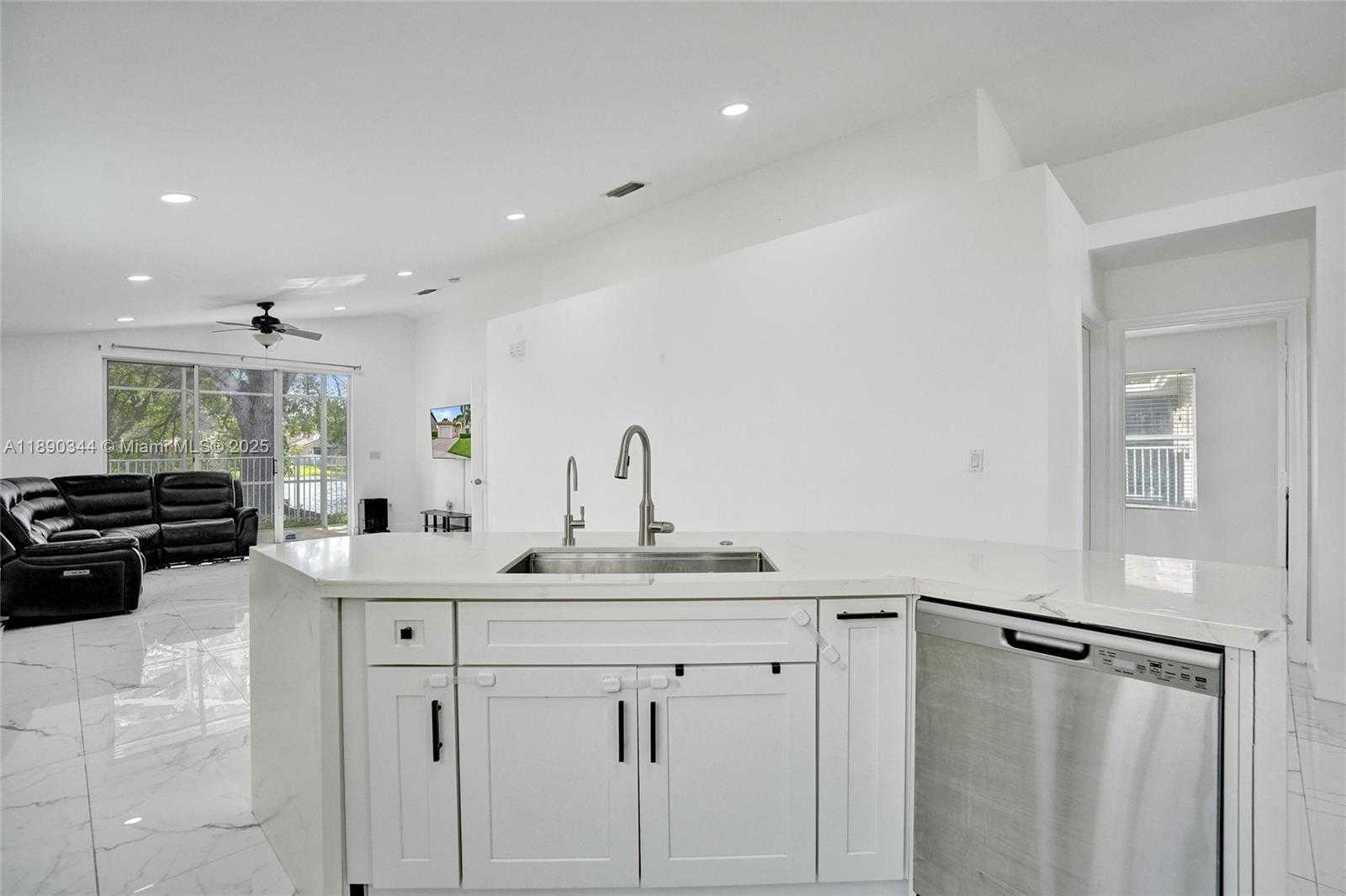 Small Image of 4108 SAPPHIRE TER, Weston Number 12