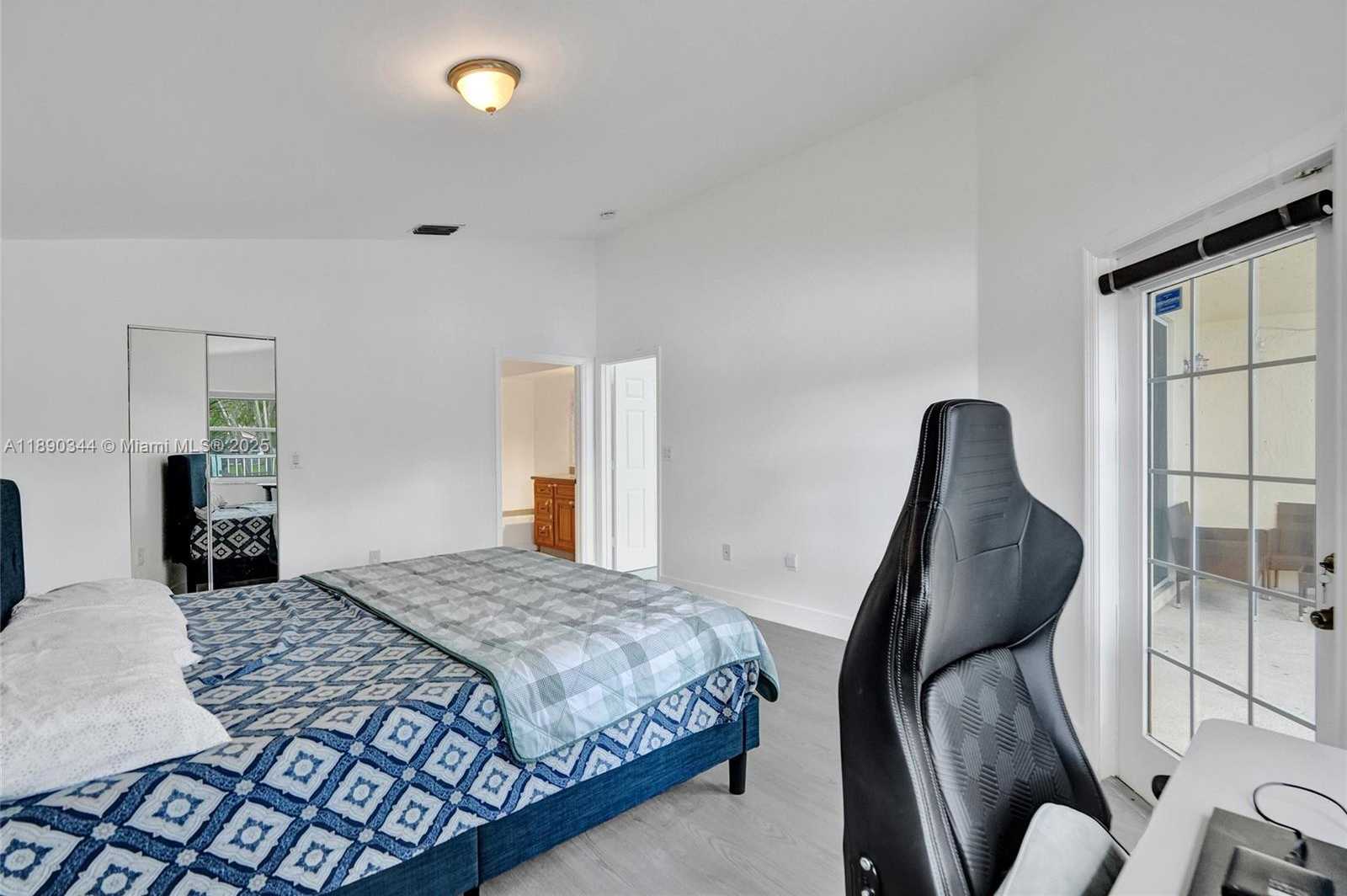 Small Image of 4108 SAPPHIRE TER, Weston Number 16