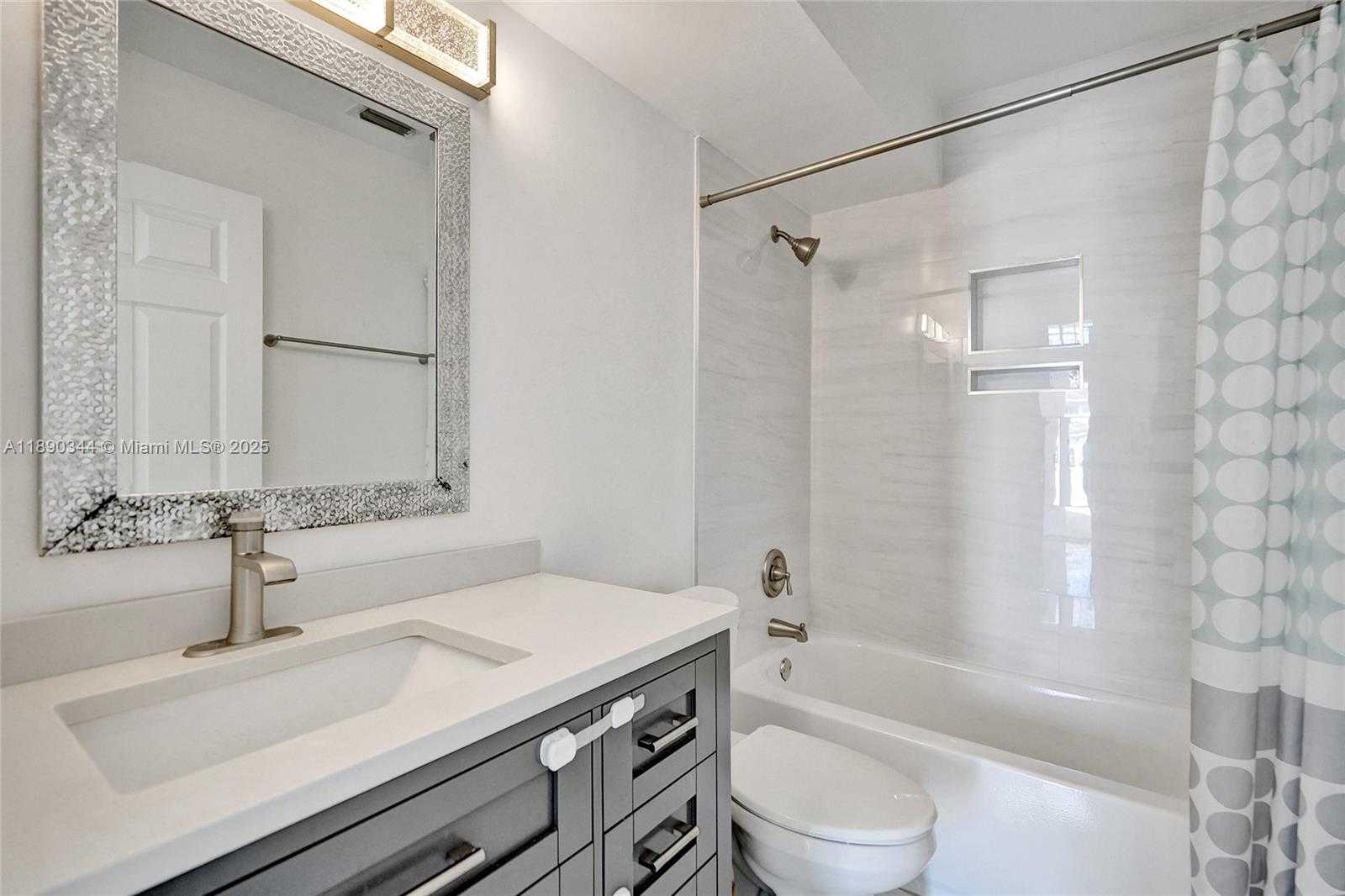 Small Image of 4108 SAPPHIRE TER, Weston Number 22