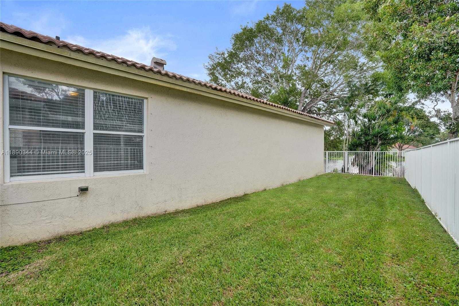 Small Image of 4108 SAPPHIRE TER, Weston Number 33
