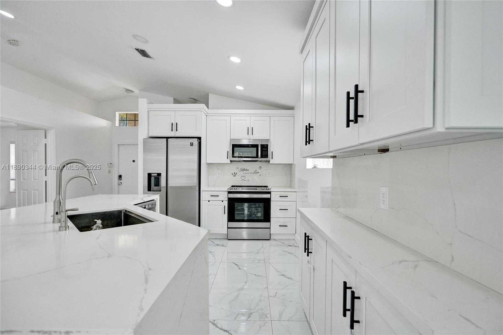 Small Image of 4108 SAPPHIRE TER, Weston Number 9