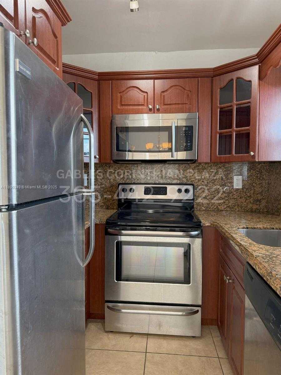 Small Image of 22 SALAMANCA AVE #502, Coral Gables Number 3