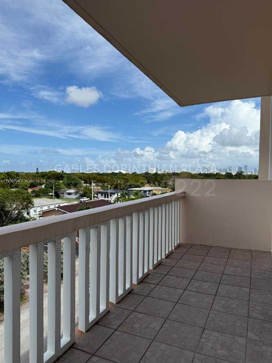 Small Image of 22 SALAMANCA AVE #502, Coral Gables Number 4