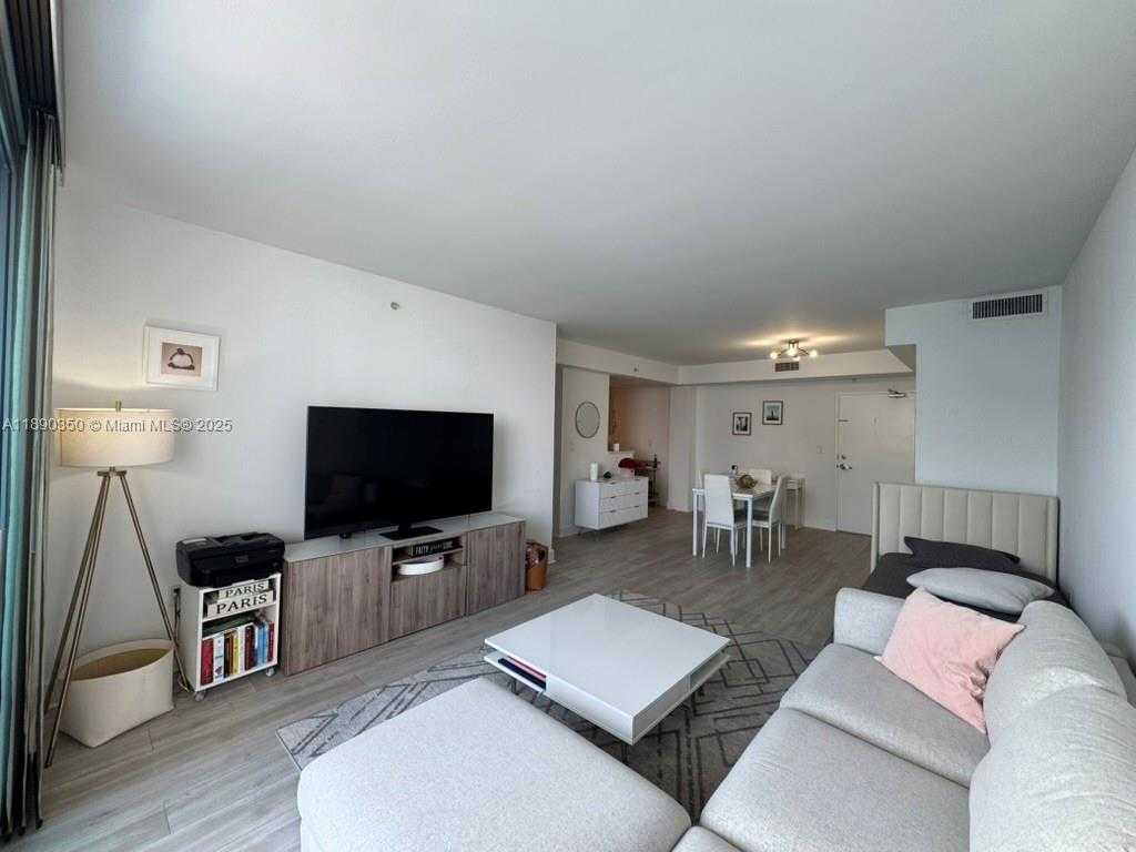 Small Image of 7501 EAST TREASURE DR #7L, North Bay Village Number 11
