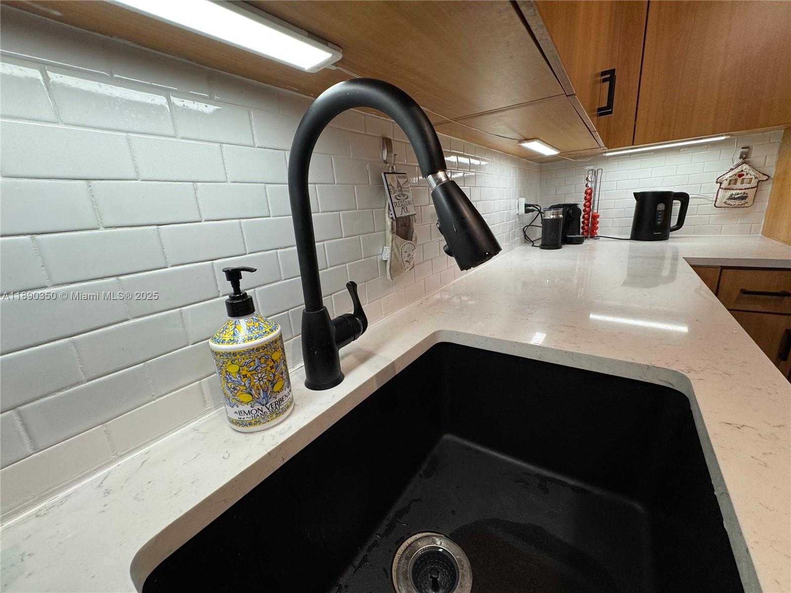 Small Image of 7501 EAST TREASURE DR #7L, North Bay Village Number 22
