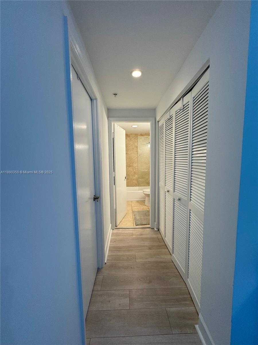 Small Image of 7501 EAST TREASURE DR #7L, North Bay Village Number 23