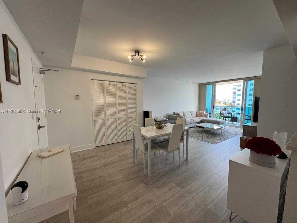 Small Image of 7501 EAST TREASURE DR #7L, North Bay Village Number 9