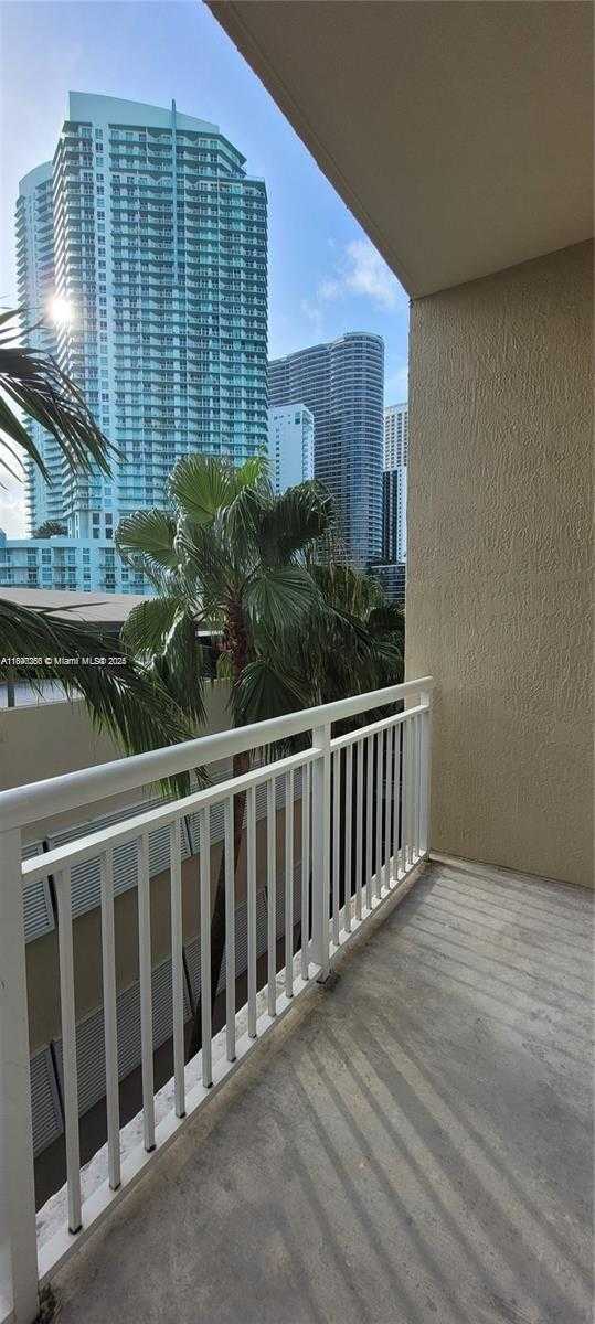 Small Image of 2001 BISCAYNE BLVD #2419, Miami Number 10
