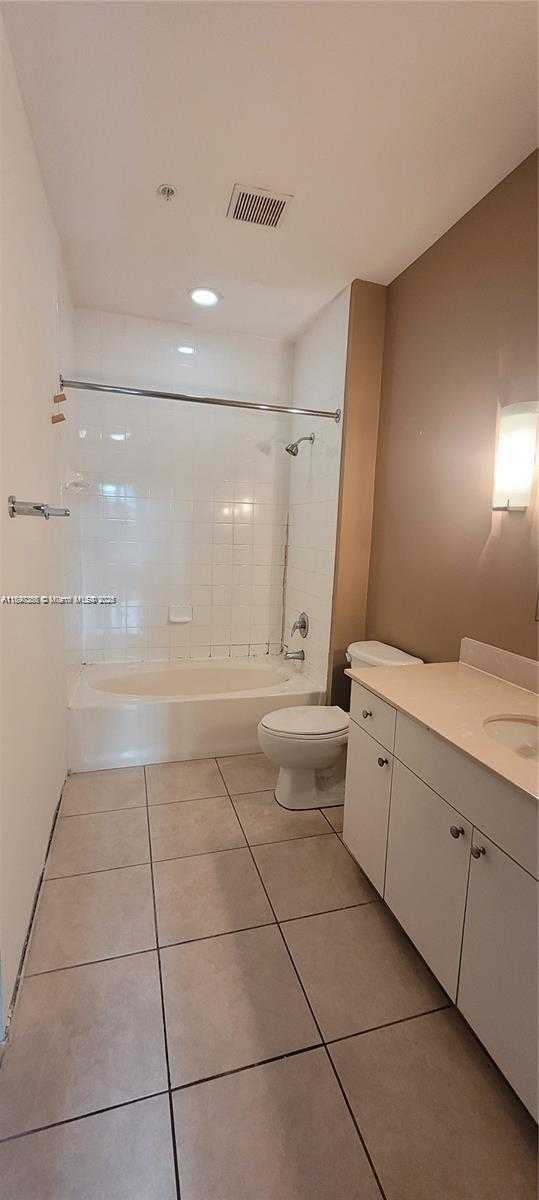 Small Image of 2001 BISCAYNE BLVD #2419, Miami Number 7