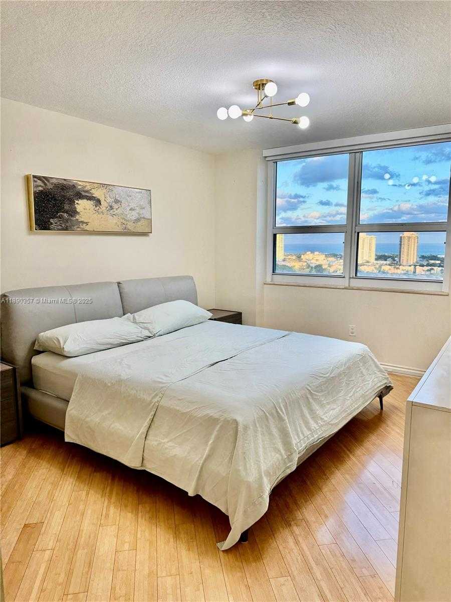 Small Image of 19501 WEST COUNTRY CLUB DR #2515, Aventura Number 11
