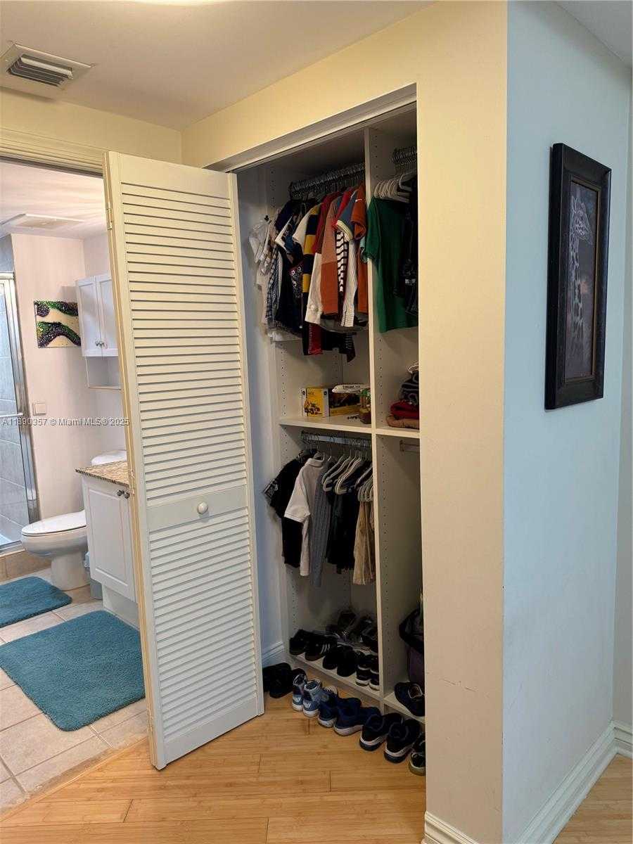 Small Image of 19501 WEST COUNTRY CLUB DR #2515, Aventura Number 12