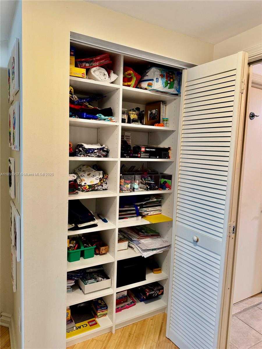 Small Image of 19501 WEST COUNTRY CLUB DR #2515, Aventura Number 13