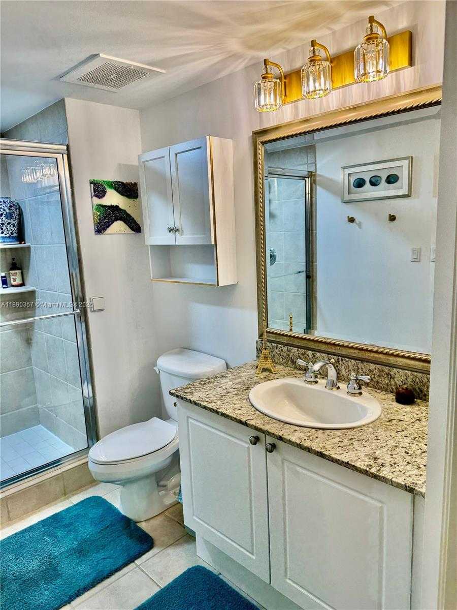 Small Image of 19501 WEST COUNTRY CLUB DR #2515, Aventura Number 14