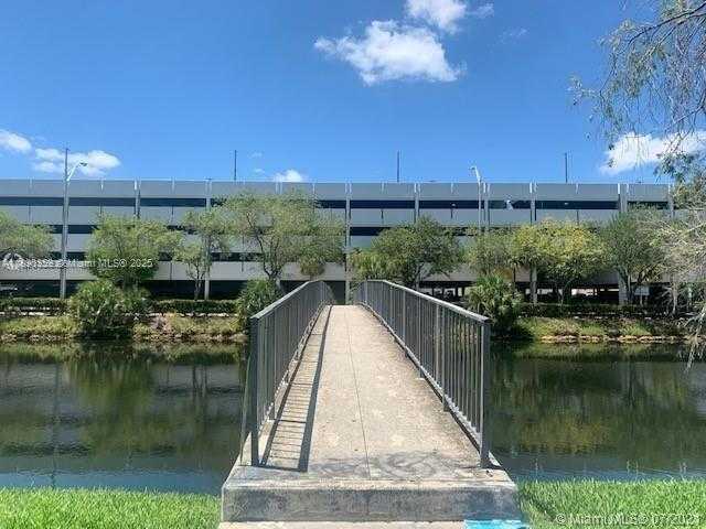 Small Image of 7420 SOUTH WEST 82ND ST #D112, Miami Number 4