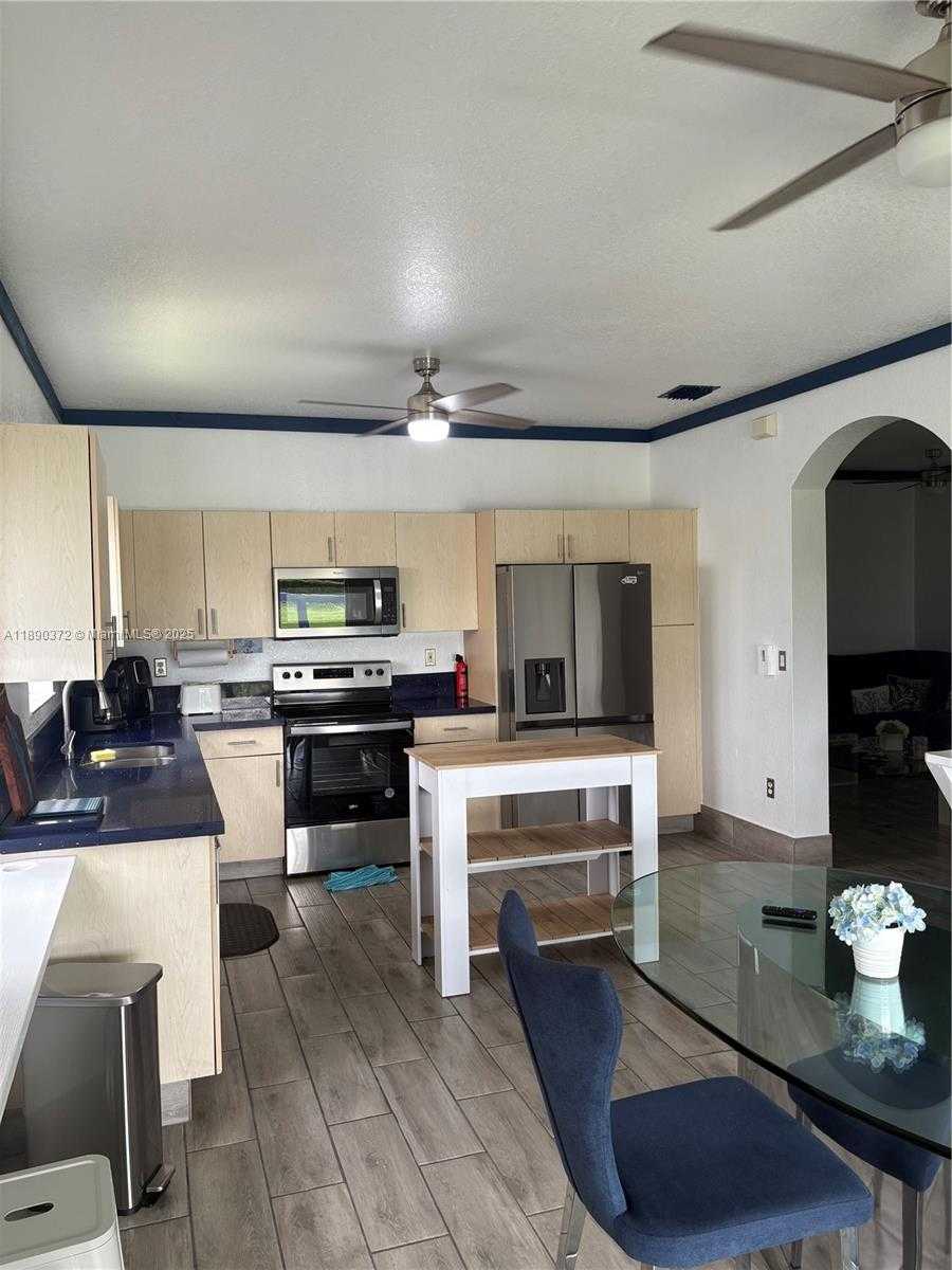 Small Image of 10272 SOUTH WEST 227TH LN, Cutler Bay Number 17