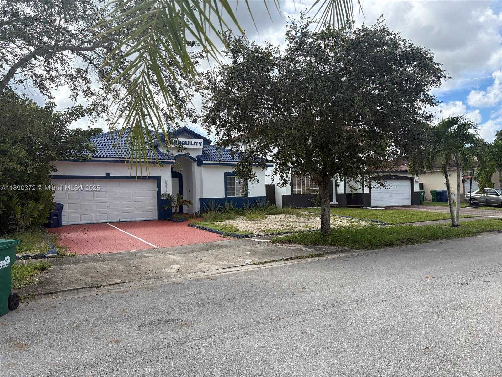 Small Image of 10272 SOUTH WEST 227TH LN, Cutler Bay Number 3