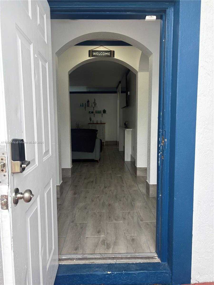 Small Image of 10272 SOUTH WEST 227TH LN, Cutler Bay Number 6