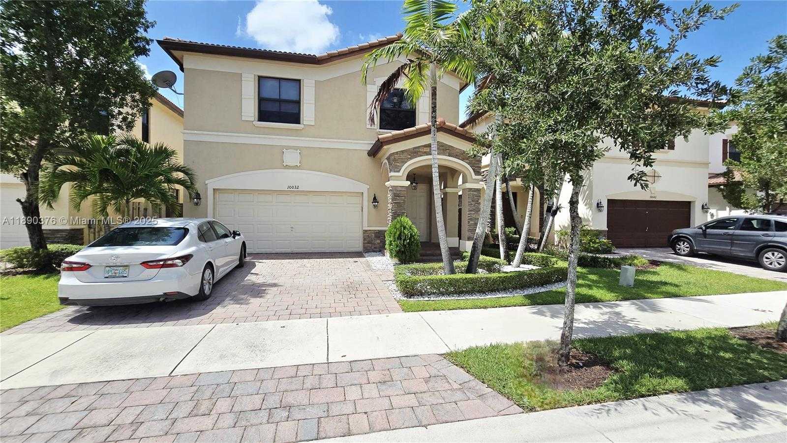 Small Image of 10032 NORTH WEST 87TH TER #10032, Doral Number 6