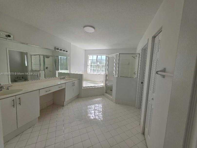 Small Image of 11525 NORTH WEST 71ST ST #11525, Doral Number 14