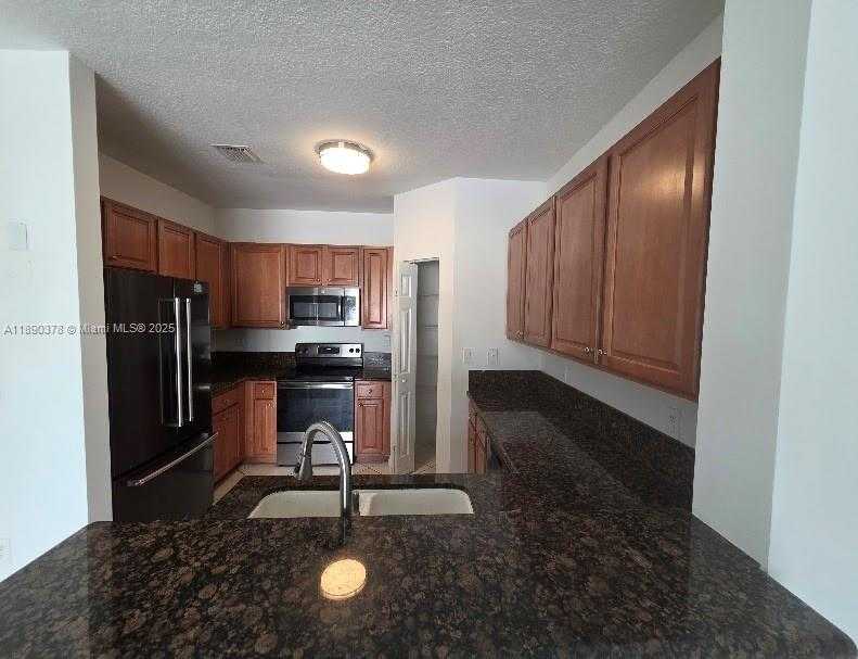 Small Image of 11525 NORTH WEST 71ST ST #11525, Doral Number 7