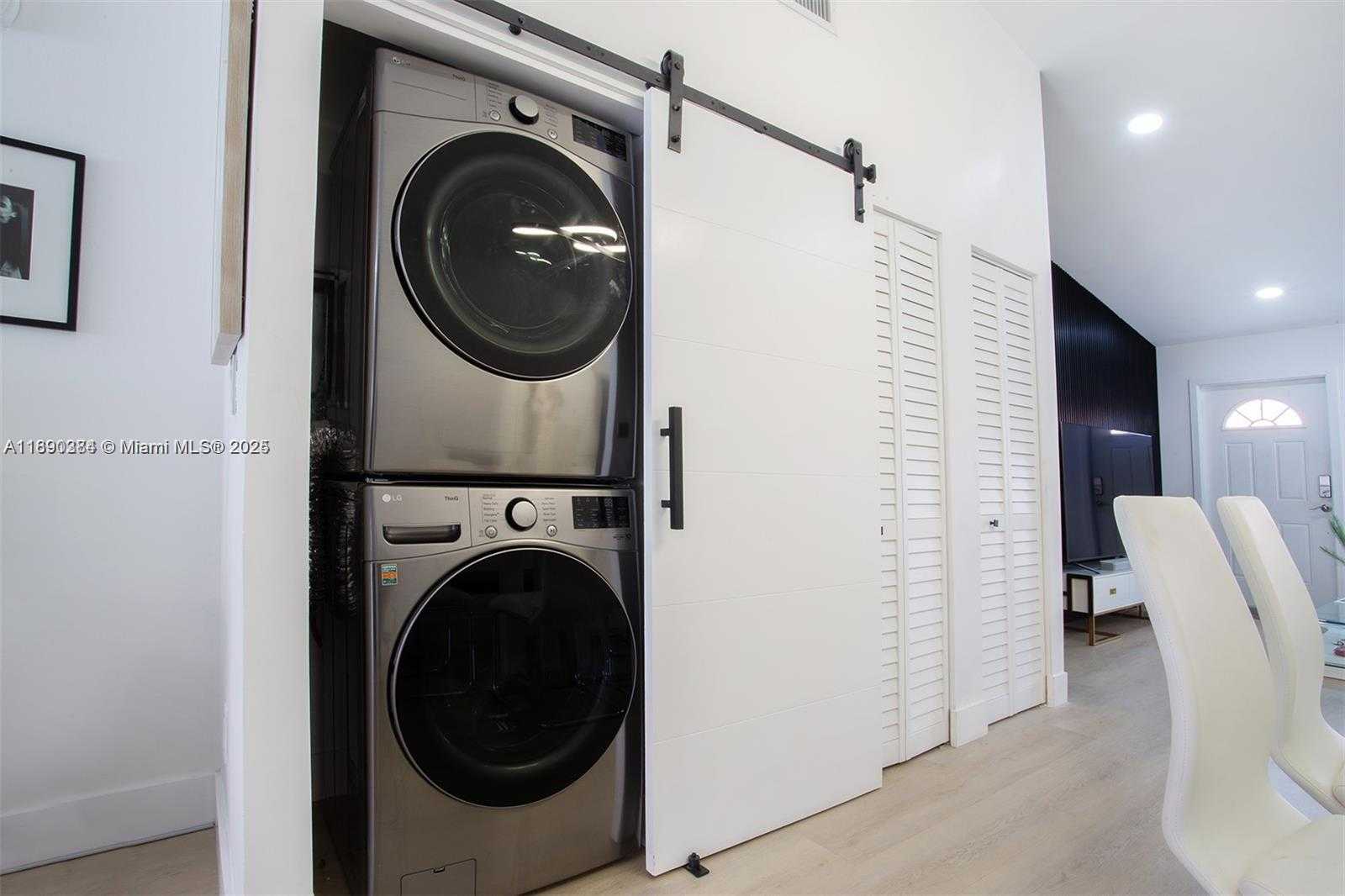 Small Image of 5442 WEST 27TH AVE, Hialeah Number 17