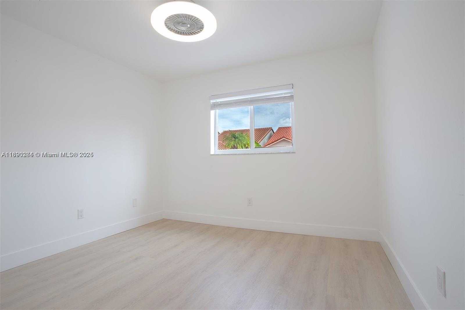 Small Image of 5442 WEST 27TH AVE, Hialeah Number 20