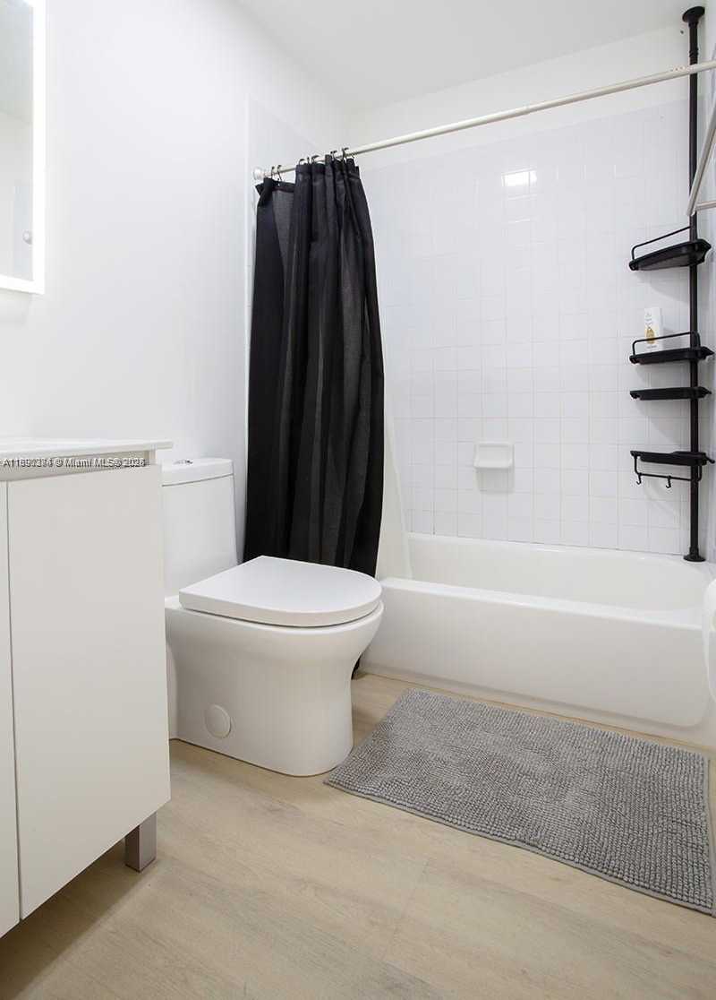 Small Image of 5442 WEST 27TH AVE, Hialeah Number 22