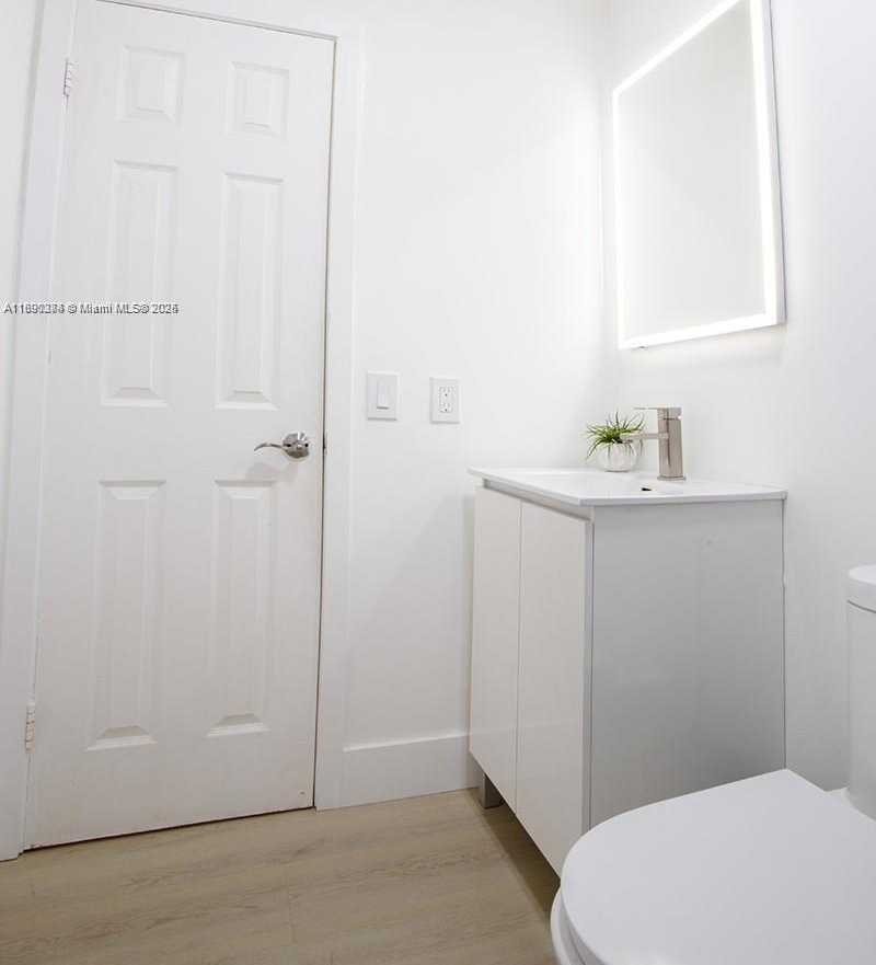 Small Image of 5442 WEST 27TH AVE, Hialeah Number 23