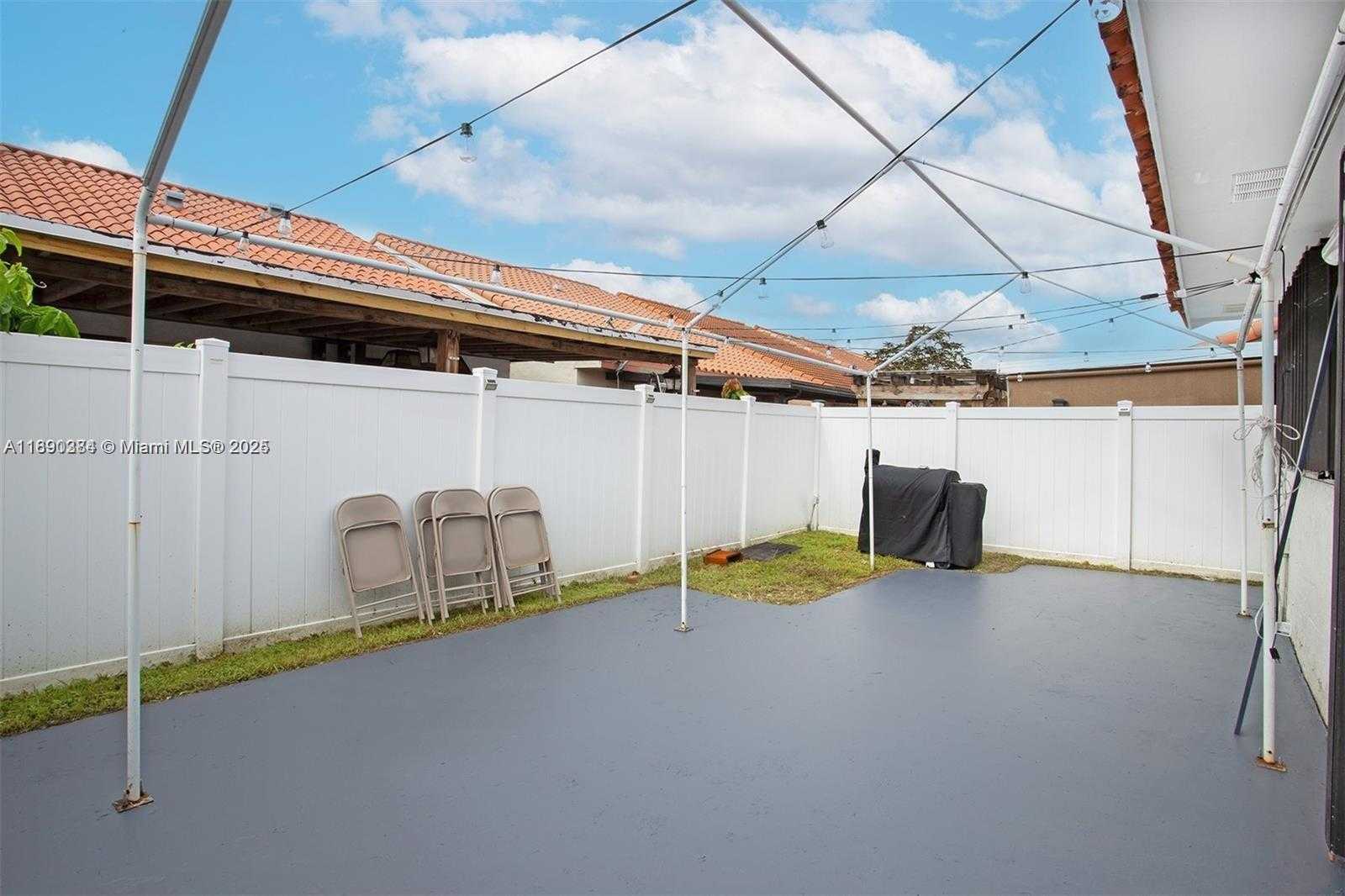 Small Image of 5442 WEST 27TH AVE, Hialeah Number 24