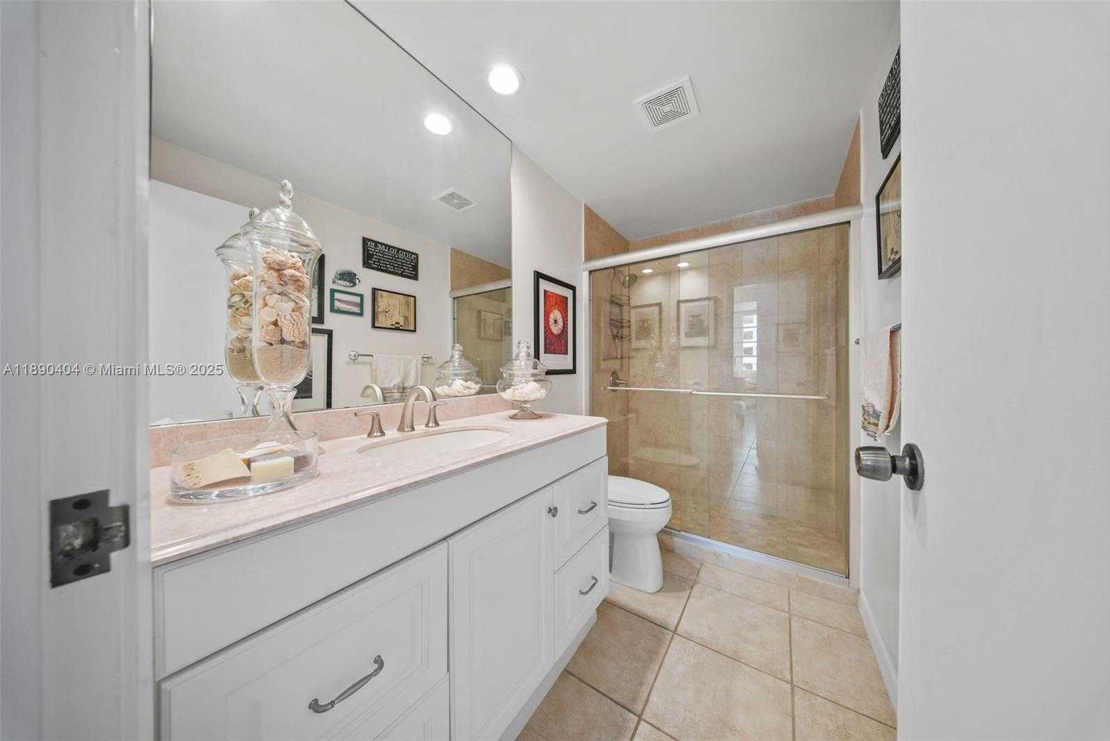 Small Image of 1408 BRICKELL BAY DR #418, Miami Number 11