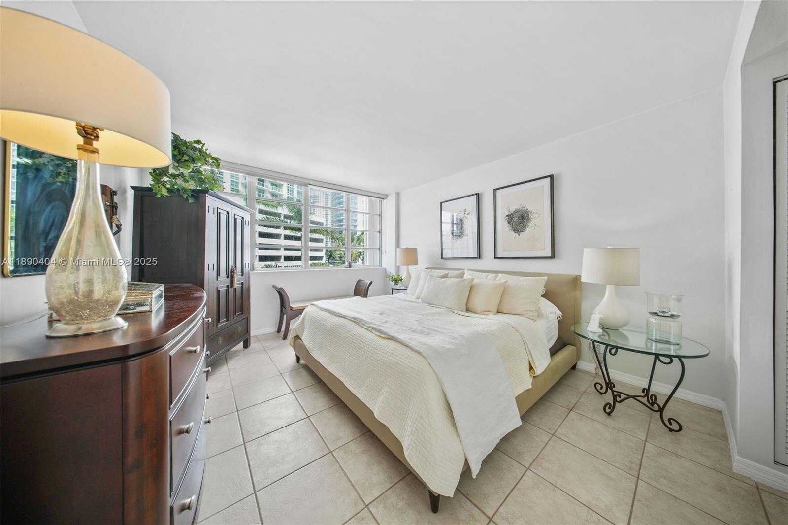 Small Image of 1408 BRICKELL BAY DR #418, Miami Number 12